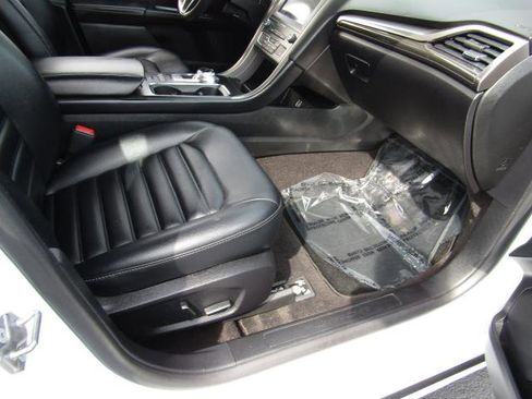 Used 2020 Ford Fusion SEL image 9