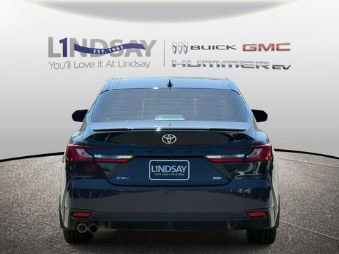 Used 2025 Toyota Camry SE FWD image 4