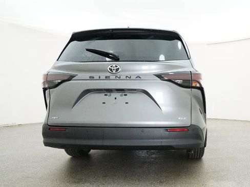 New 2026 Toyota Sienna XLE image 26