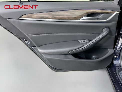Used 2020 BMW 530e xDrive w/ Premium Package AWD/4WD image 31