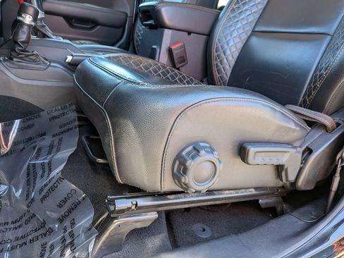Used 2023 Jeep Gladiator Overland AWD/4WD image 14