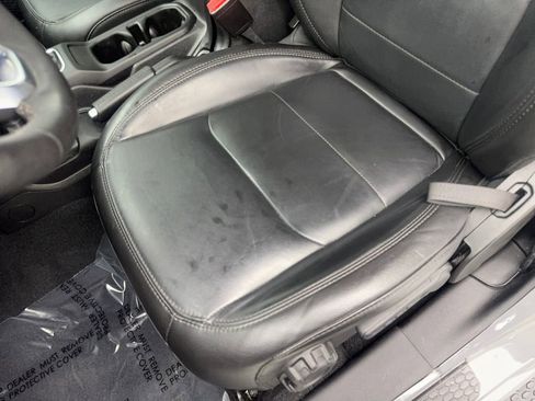 Used 2023 Jeep Wrangler Altitude image 27