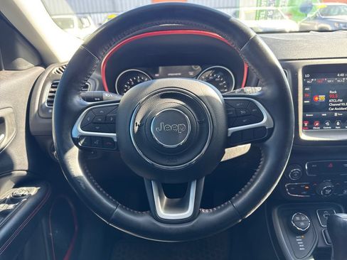 Used 2017 Jeep Compass Trailhawk w/ Leather Interior Group AWD/4WD image 14