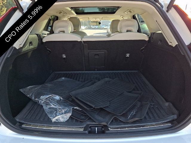 Certified 2024 Volvo XC60 B5 Plus w/ Climate Package AWD/4WD image 32