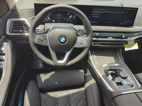 New 2025 BMW X7 xDrive40i image 14