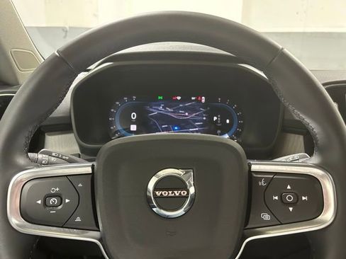 Used 2025 Volvo XC40 B5 Plus AWD/4WD image 14