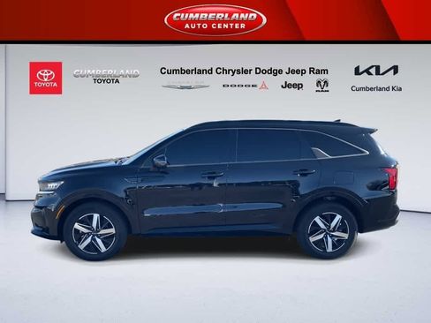Used 2022 Kia Sorento EX w/ Panoramic Sunroof Package image 5