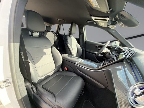 Used 2025 Mercedes-Benz GLC 300 image 16