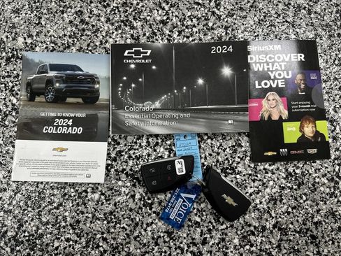 Used 2024 Chevrolet Colorado Trail Boss w/ Technology Package AWD/4WD image 20