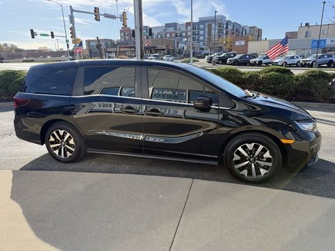 Used 2025 Honda Odyssey EX-L image 4