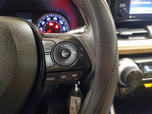 Used 2021 Toyota RAV4 LE image 21