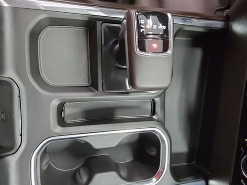 Used 2023 GMC Sierra 1500 SLT w/ SLT Premium Package image 21