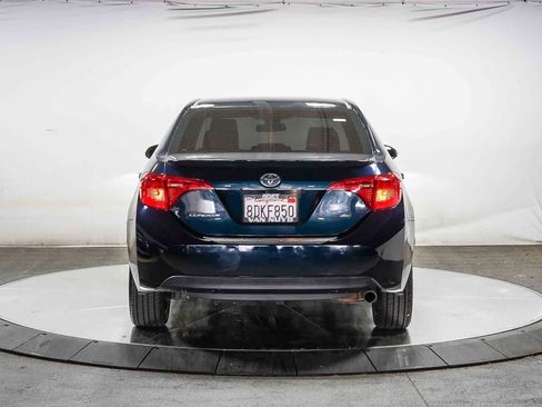 Certified 2018 Toyota Corolla SE w/ Carpet Mat Package (TMS) FWD image 4