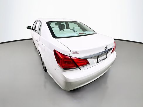 Used 2011 Toyota Avalon Limited FWD image 8