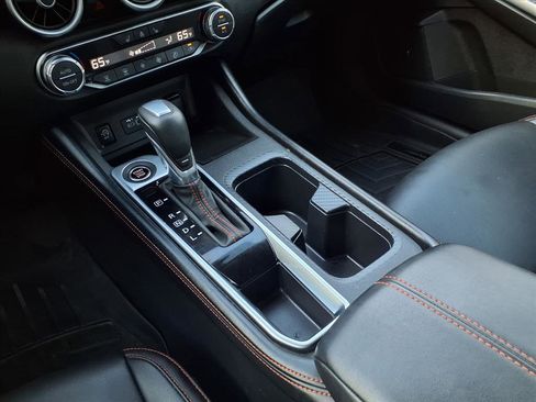 Used 2024 Nissan Sentra SR w/ SR Premium Package image 16