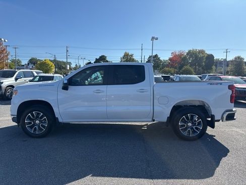 New 2026 Chevrolet Silverado 1500 LT image 3