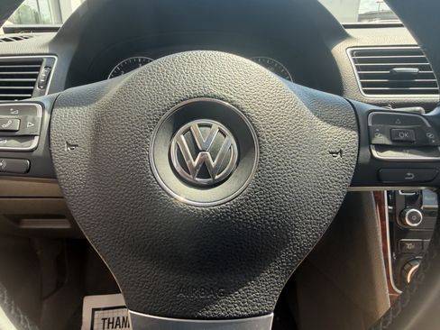 Used 2013 Volkswagen Passat TDI SEL Premium FWD image 32