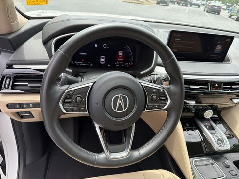 Used 2023 Acura MDX SH-AWD image 25