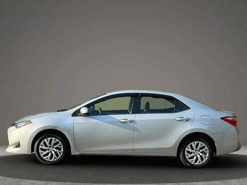Used 2018 Toyota Corolla LE FWD image 9