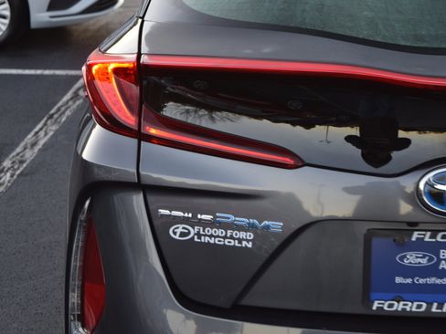 Used 2021 Toyota Prius Prime Limited image 6