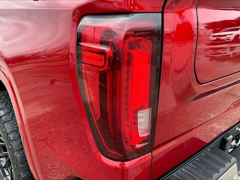 Used 2024 GMC Sierra 1500 SLT AWD/4WD image 20