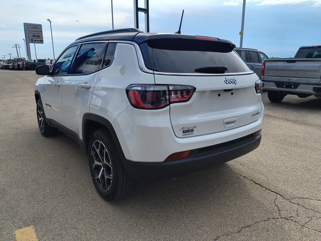 Used 2025 Jeep Compass Limited AWD/4WD image 7