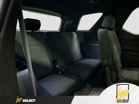 Used 2023 Chevrolet Traverse LT FWD image 26