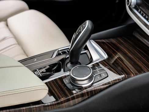 Used 2023 BMW 540i xDrive w/ Convenience Package image 30