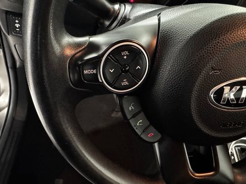 Used 2016 Kia Soul FWD image 5