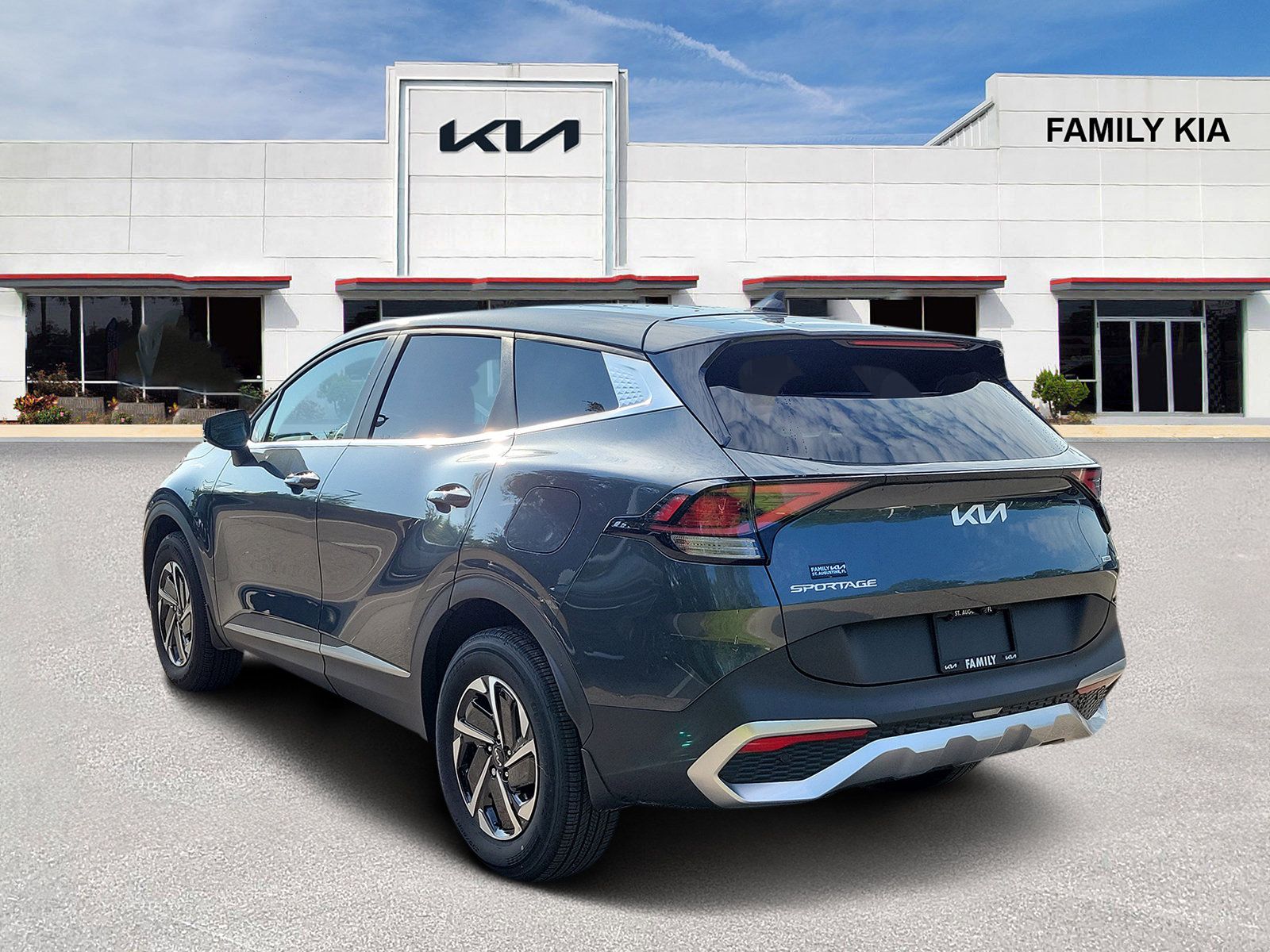 Certified 2025 Kia Sportage LX AWD/4WD image 4
