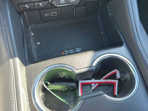 Used 2024 Chevrolet Suburban LT image 16