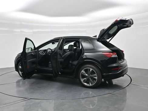 Used 2024 Audi Q4 e-tron Premium Plus w/ Premium Plus image 4