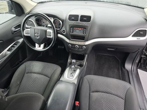 Used 2020 Dodge Journey SE w/ SE Popular Equipment Group image 22