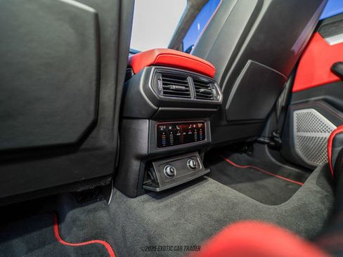 Used 2019 Lamborghini Urus image 75