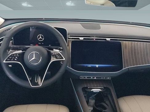 Used 2025 Mercedes-Benz E 350 Sedan image 17