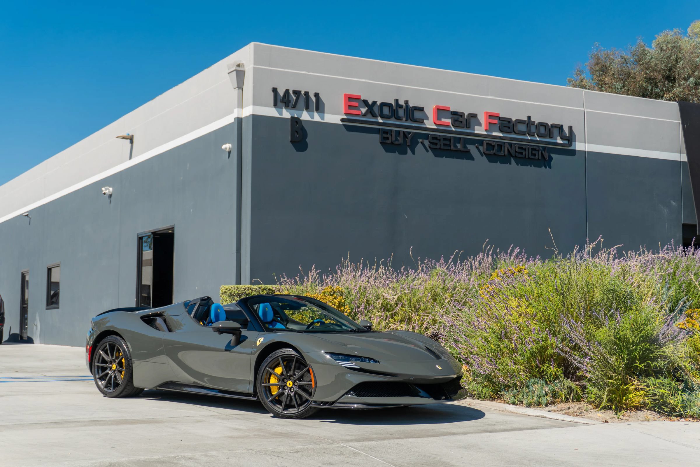 Used 2025 Ferrari SF90 Spider AWD/4WD image 1