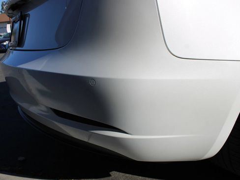 Used 2022 Tesla Model 3 Long Range AWD/4WD image 35