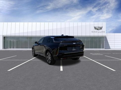 Certified 2024 Cadillac Lyriq Luxury AWD/4WD image 11