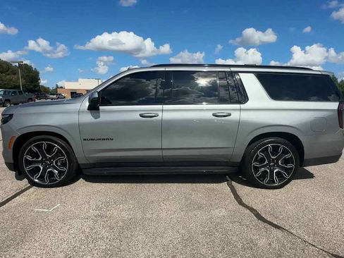 Certified 2025 Chevrolet Suburban RST w/ Advanced Technology Package AWD/4WD image 5