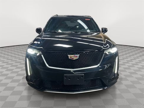 Used 2024 Cadillac XT6 Sport image 8