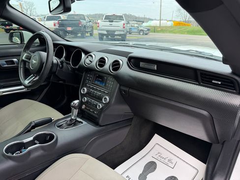 Used 2018 Ford Mustang Coupe image 15