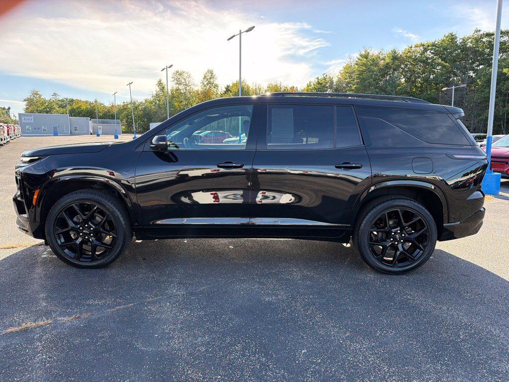 Used 2024 Chevrolet Traverse RS w/ LPO, Floor Liner Package AWD/4WD image 3