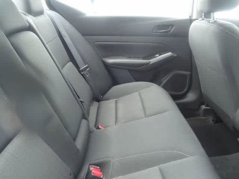 Used 2023 Nissan Altima 2.5 SV FWD image 10