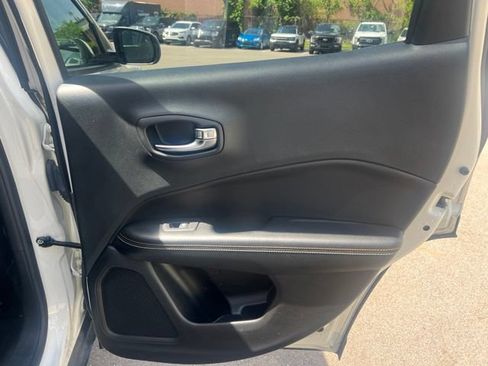 Used 2019 Jeep Compass Latitude w/ Safety & Security Group FWD image 12