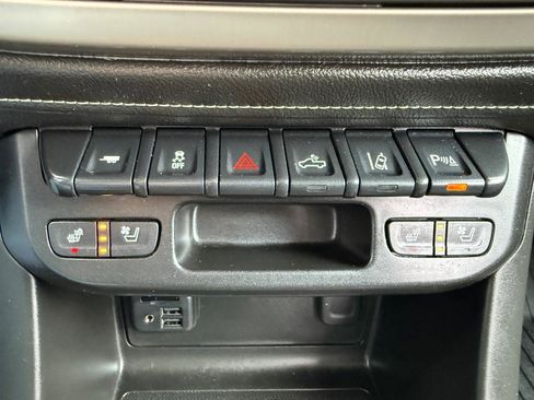 Used 2020 GMC Canyon Denali image 22