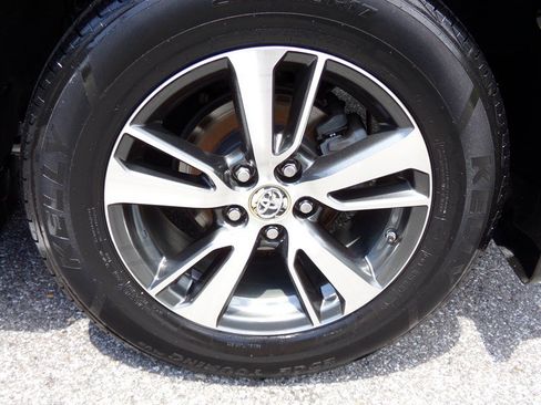 Used 2016 Toyota RAV4 XLE FWD image 40