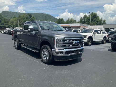 New 2026 Ford F250 Lariat w/ Chrome Package AWD/4WD image 3