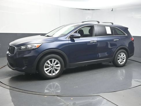 Used 2019 Kia Sorento FWD w/ LX Convenience Package image 4