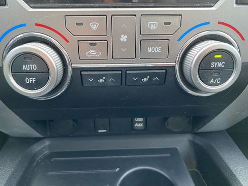 Used 2016 Toyota Tundra Limited image 36