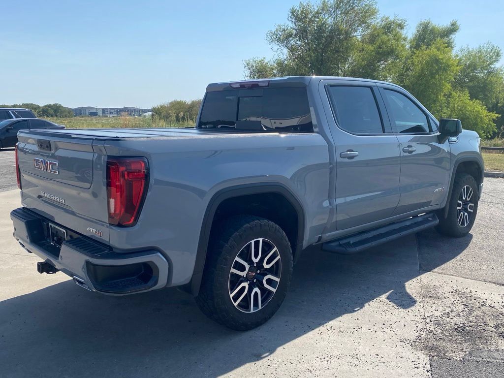 Used 2024 GMC Sierra 1500 AT4 w/ Technology Package AWD/4WD image 5